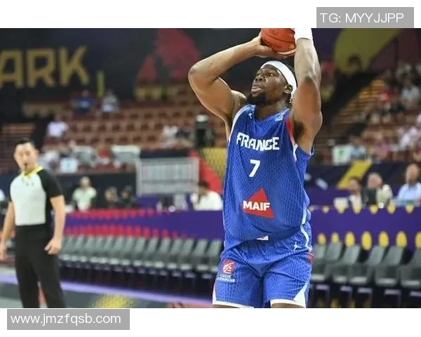 手感火热！布朗首节投篮5中4，三分2中2独得10分1篮板