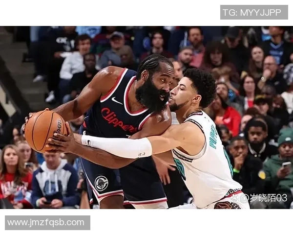 拼至6犯离场！小贾伦-杰克逊8投6中 得到15分4板1助