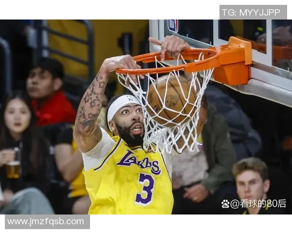 美记：我见过很多优秀球员但文班太罕见 他表现得让浓眉像G联盟的