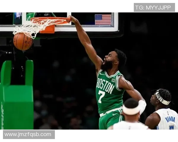 杰伦·布朗中距离命中数领先全联盟！中投命中率达53.2%！